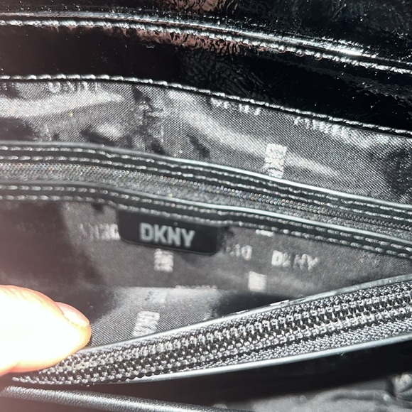 Purse - Picture 4 of 7